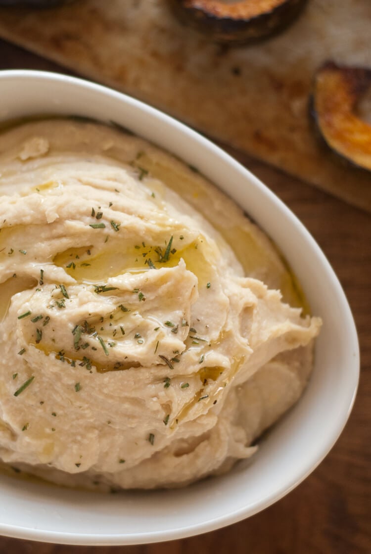 roasted garlic and white bean hummus